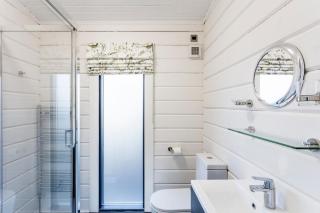 Roydon Marina - Lodge 8 - Hot Tub - Pet Friendly - Roydon - 3