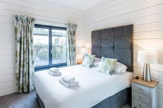 Roydon Marina - Lodge 9 - Hot Tub - Pet Friendly - Roydon - 8