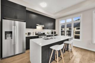 Modern Living in Vaughan - Brand New 3BR House - Vaughan - 7