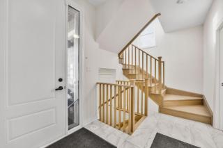 Modern Living in Vaughan - Brand New 3BR House - Vaughan - 4