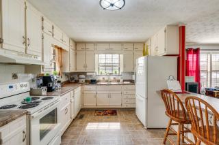 Furnished Deck and Fire Pit Greeneville Home! - 1