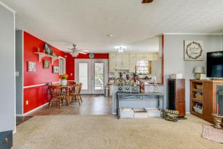 Furnished Deck and Fire Pit Greeneville Home! - Greeneville - 4