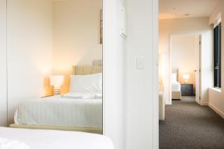 Vibrant Southbank 2 bedroom Apartment - 1