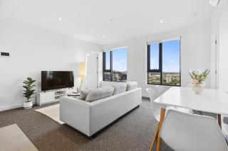 Vibrant Southbank 2 bedroom Apartment - 9