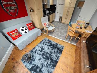 LOVELY 1 BEDROOM FLAT IN FINSBURY PARK/EMIRATES STADIUM - 1