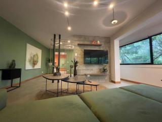 Apto BBC With Jacuzzi In Heart Of Provenza - 9