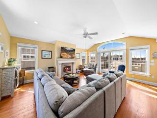 Spectacular 6 Bedroom Home On The Oceanblock In Beach Haven!!! Hot Tub!!! - 8