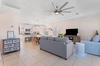 Pool, Beach Club, Spacious 2bd, Sleeps 8 - Pensacola - 1
