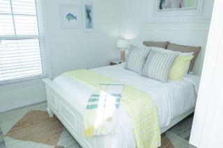 New Listing, Luxury 4bd Steps to Beach Club - 3