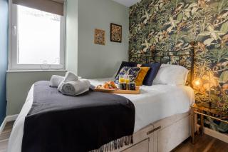 Stylish 2 Bed Apartment Near Beach, Parking, Wifi, Netflix - Teignmouth - 0