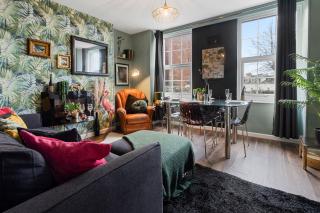Stylish 2 Bed Apartment Near Beach, Parking, Wifi, Netflix - Teignmouth - 0