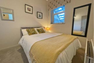 Beside West Strand beach Portrush Ground Floor Apartment - Portrush - 0