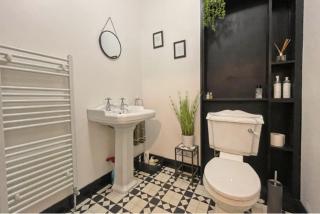 Beside West Strand beach Portrush Ground Floor Apartment - Portrush - 5