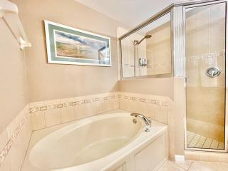 Cozy retreat Family-Friendly Saltwater Heated Pool Villa - Cape Coral - 1