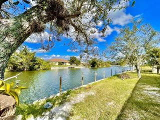 Cozy retreat Family-Friendly Saltwater Heated Pool Villa - Cape Coral - 5