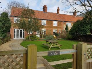 Gorgeous Cottage by the sea sleeps 10 5 bed 4 bath - Heacham - 0