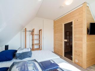 Nice holiday home with sauna near a lake - 4