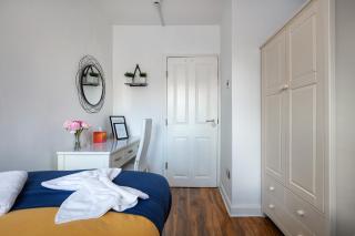 New - Stylish 4 bedroom House, Business & Leisure. Discount on long stays. By Jesswood Properties. - Southend-on-Sea - 3
