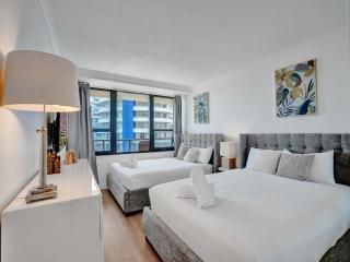 Spacious Ocean View Condo Beach Service 803 - Miami Beach - 9
