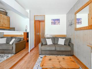 Appartement rénové près des pistes avec terrasse, ski, parking et cuisine équipée - FR-1-514-48 - 9