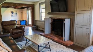 Historic Farmhouse with Gardens - 8