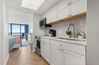 New OceanFront Studio Condo In Resort w/ Pools & Hot tubs - Myrtle Beach - 1