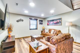 Modern Cabin with Hot Tub Near Tail of the Dragon! - 8