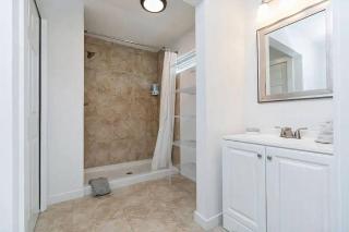 Sunset & Sand Retreat: Heated Pool - Near Shore - 7