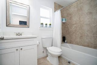 Sunset & Sand Retreat: Heated Pool - Near Shore - 2