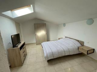 Au petit Olivier, Appartement avec jardin et piscine - Grans - 8