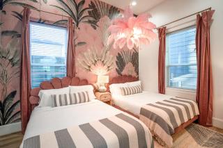 The Green Haus: Luxxe Cabana Rooftop Retreat - 4