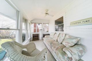 Coastal Lake Erie Cottage with Amazing Water Views! - Euclid - 6
