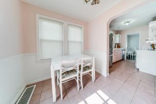 Coastal Lake Erie Cottage with Amazing Water Views! - Euclid - 2