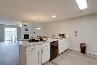5 Mi to Razorback Greenway Cozy Fayetteville Home - Fayetteville - 3