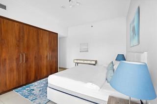 FIRST CLASS 3BR with Magical View of Burj Khalifa - Dubai - 3