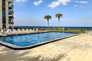Oceanfront condo with pool, ocean views, and washer/dryer - 6