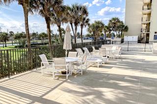 Oceanfront condo with pool, ocean views, and washer/dryer - 4