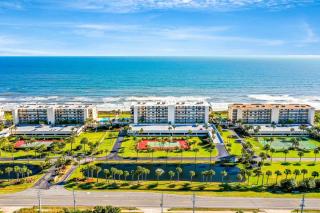 Oceanfront condo with pool, ocean views, and washer/dryer - 2