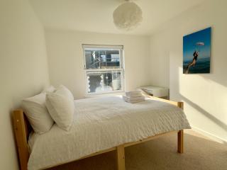 Buttercup Cottage Off-Street Parking 2 Large SUVs 3 Minutes to Beach - St. Leonards - 5