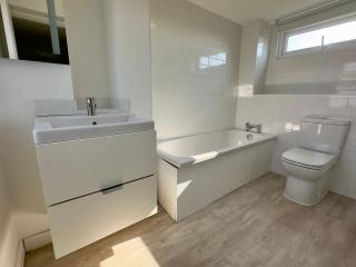 The Buttercup - 3 Double Bedrooms - 3 Minutes Walk to Beach - St. Leonards - 7