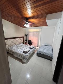 Casa frente al centro comercial Guatapuri - Valledupar - 6