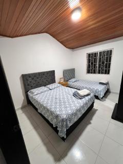 Casa frente al centro comercial Guatapuri - Valledupar - 5