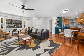 Midtown Modern-5 Min to Downtown-Large Game Room - Fayetteville - 1