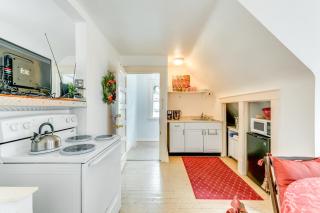 Cozy Niagara Falls Cottage with Gas Grill and Patio! - 1