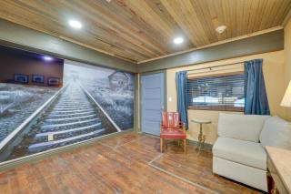 Pet-Friendly Texarkana Studio in The Historic 1894 - Texarkana - 2