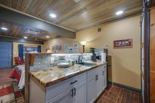 Pet-Friendly Texarkana Studio in The Historic 1894 - 1