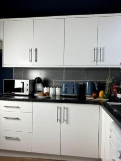 Modern 6 Bed Home Near Leeds City Centre-Long Stay Rates Available - 6