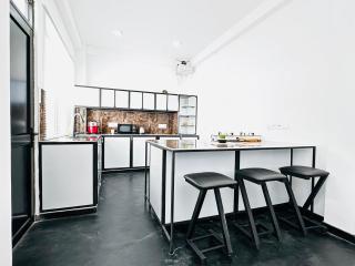 Large 4 Bedroom Spacious Apartment in Nugegoda, Colombo - Nugegoda - 4