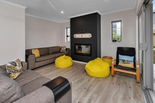 Seaside Escape - Ruakaka Holiday Home - Ruakaka - 3