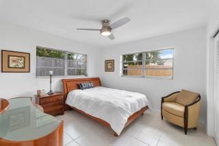 Poolside 2 Bed / 2 Bath - Pompano Beach Pointe - Pompano Beach - 2